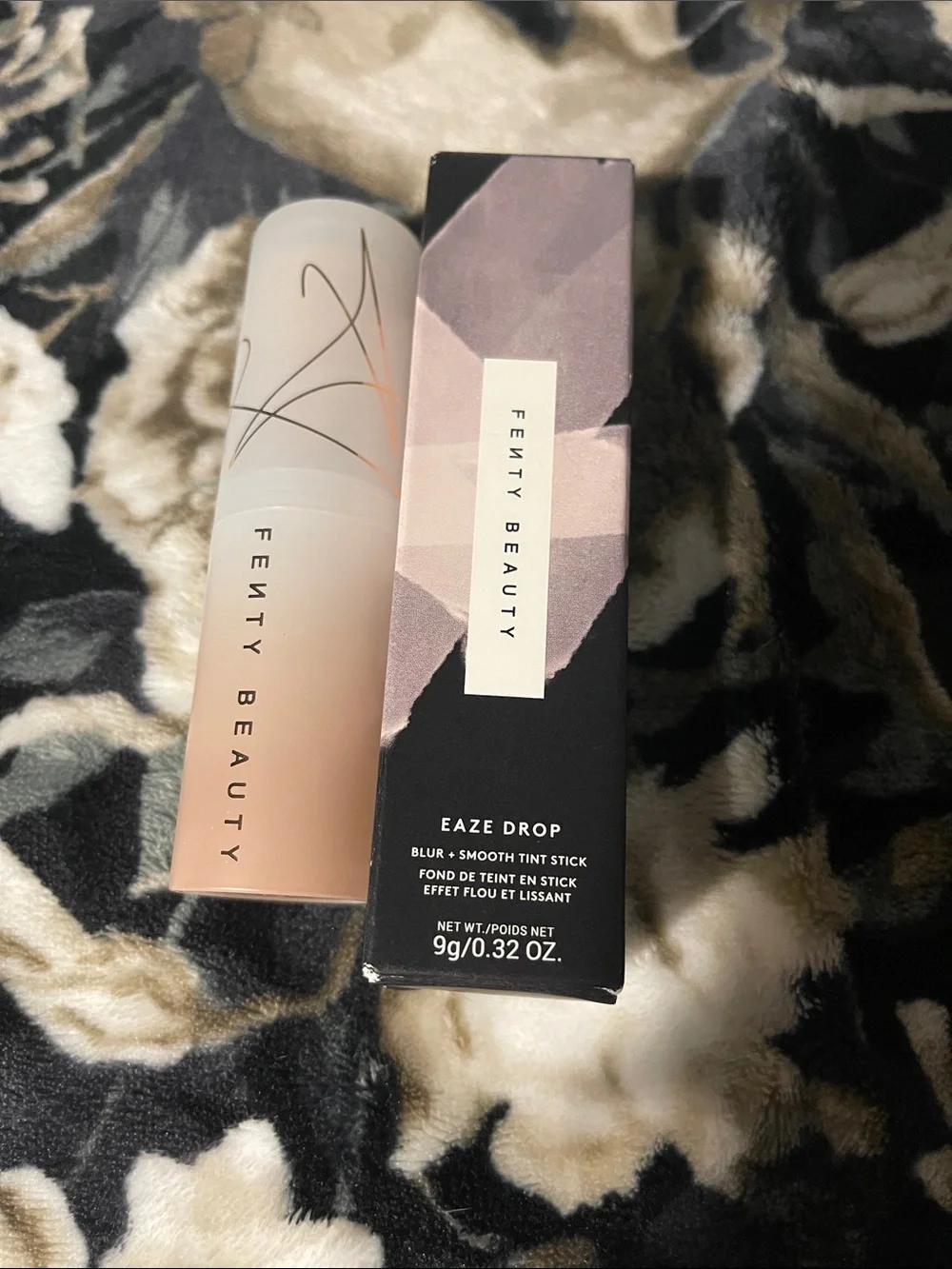 Fenty Shade 4 Eaze Drop Stick Blur + Smooth Tint Stick Foundation